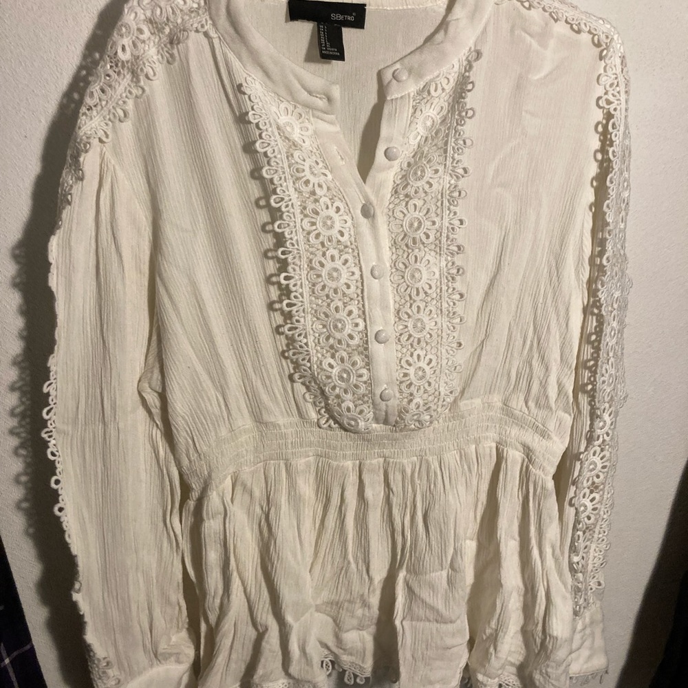Retro Peasant Blouse with Lace and accents